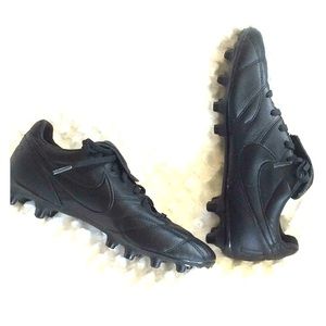 NIKE men's soccer cleats